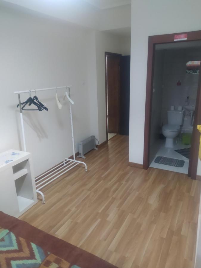 Appartement Quarto 2 Com Banheiro Privado à OOporto Extérieur photo